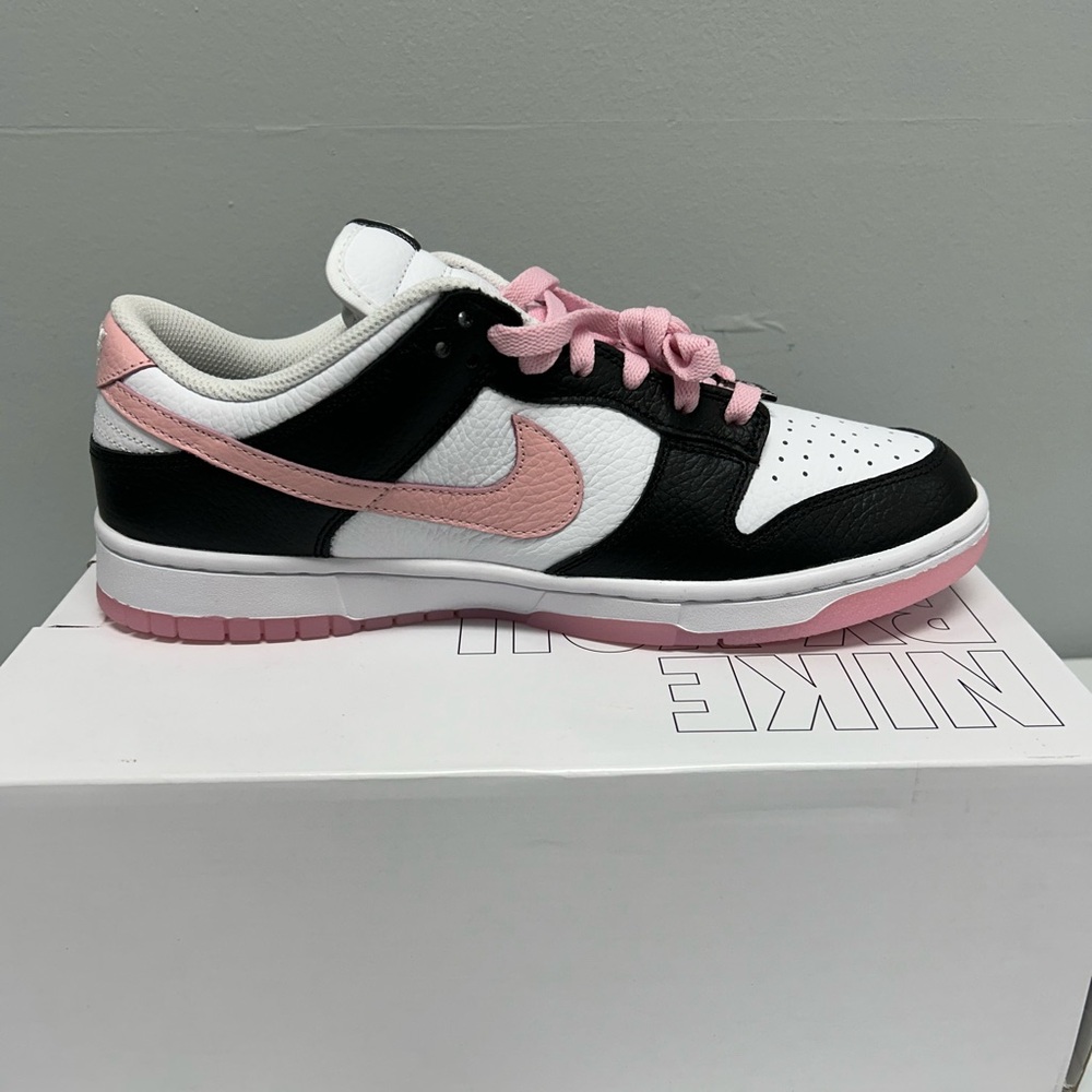 Nike Dunk Low Sneakers - Picture 7 of 8